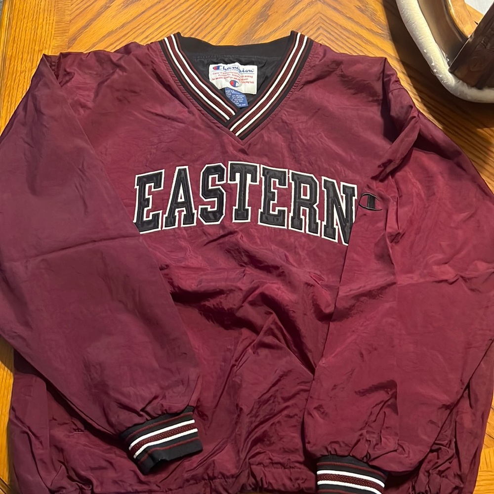 Windbreaker pullover